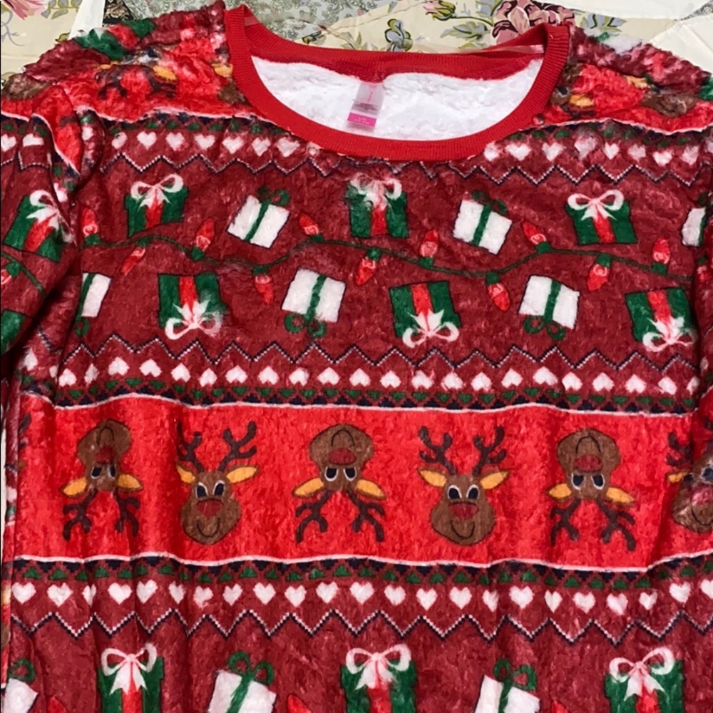 3️⃣Ugly Christmas Sweater size Large